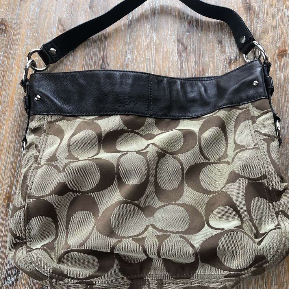 Coach purse - Picture 2 of 2